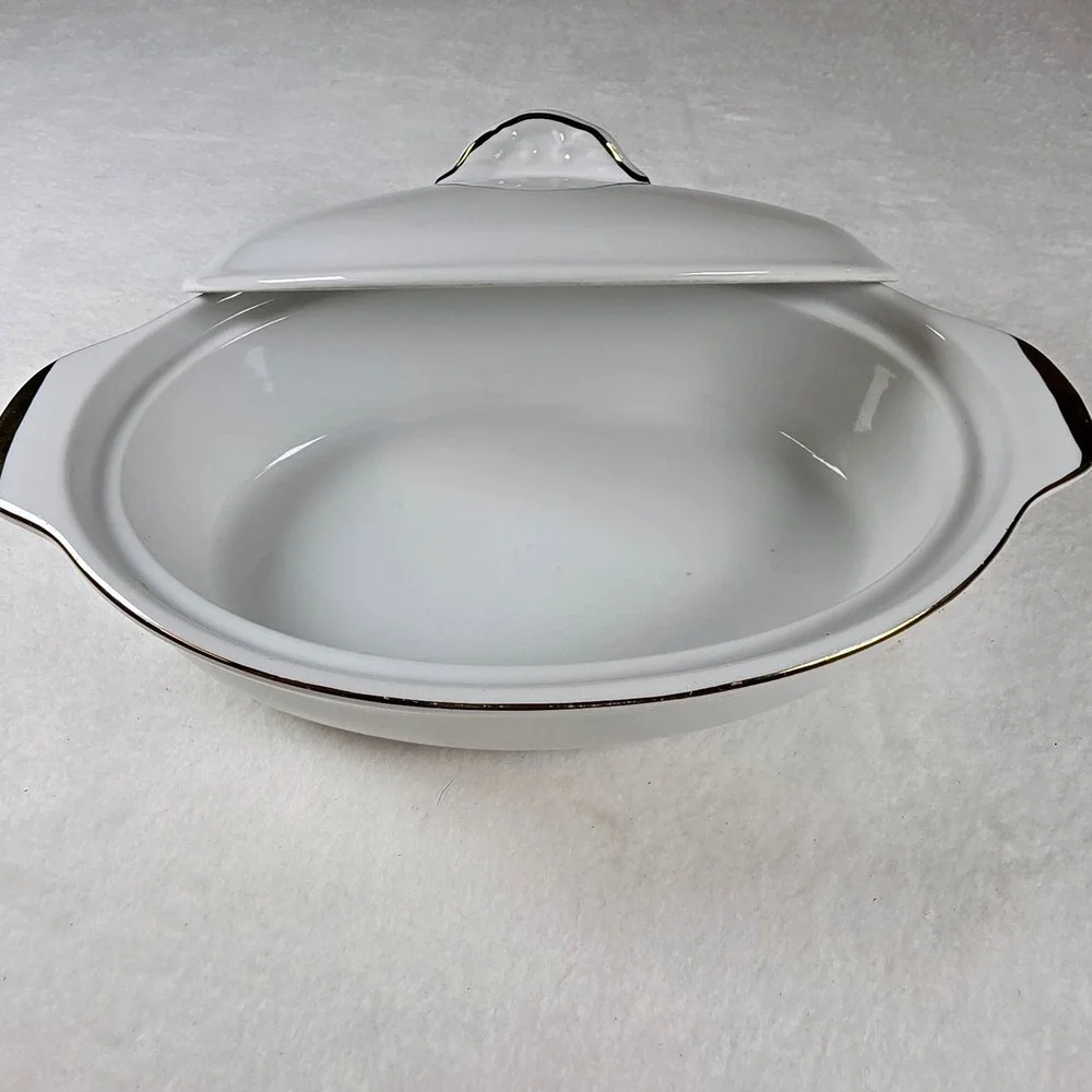 Andrea by Sadek White Gold‎ Trim Oval Covered Casserole Dish Oven to Table Japan
